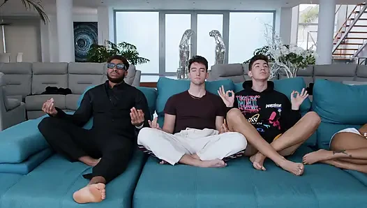 Gangbang Dua Bintang Porno Pantat Besar Anal Dan Penetrasi Ganda- Yasmina Khan- Frances Bentley