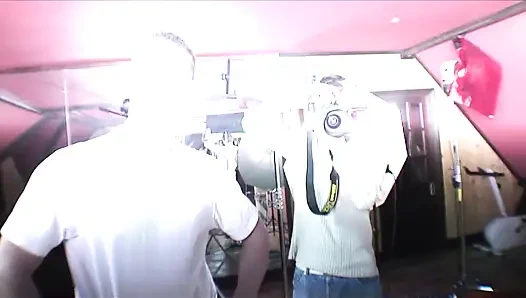 Извращенный трах в тройничке с громкими стонами