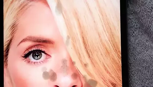 Holly Willoughby'nin yüzüne boşalıyor
