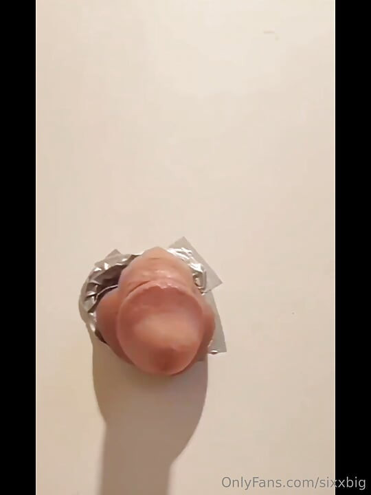 Sixxbig를 위한 글로리홀 대물 자지 사정