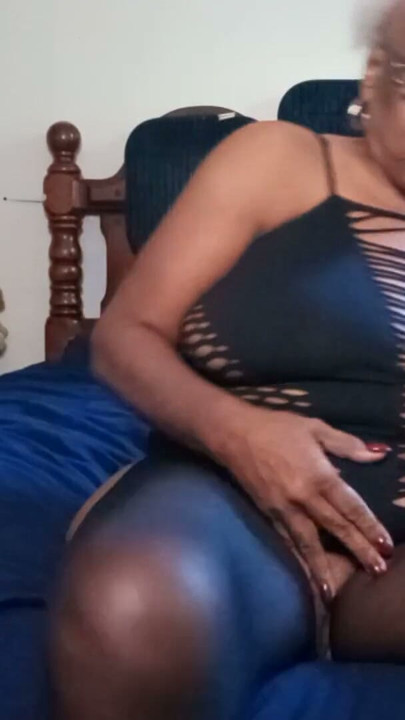 Freaky OG Rob en pantimedias negras sin entrepierna | Clip 1