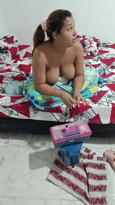 กูยัดควยเมียไว้บนหลังเธอ