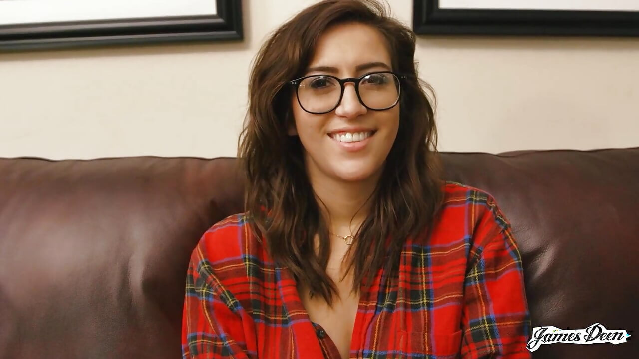 April O'Neil เย็ดฮีโร่ - โลกรอดของ James Deen