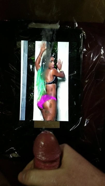 WWE Naomi cumtribute