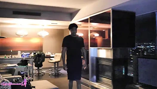 besar hitam bergabung dengan pertunjukan live kami