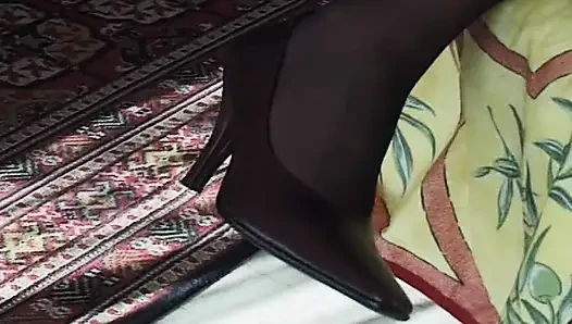 O eğlenmeyi seven yaramaz bir Fransız bayan