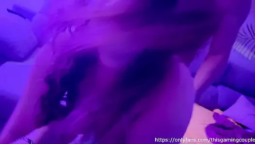 GIRLFRIEND gets SHARED by 2 MENS in a THREESOME!