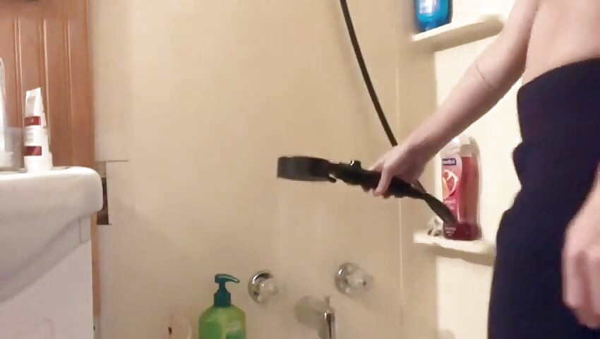 Hana Wash Her Hair on the Bathtub Small Tit so Nice