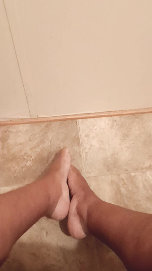 Beautiful brown legs and beautiful brown feet!!!