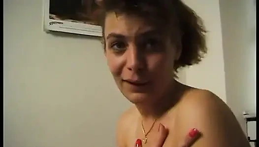 Vixen brunette disetubuhi dan dicrot di perut di pov