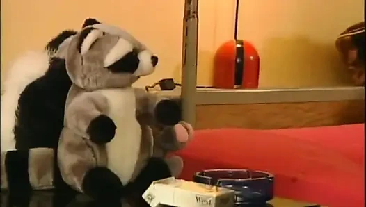 Винтажную милфу трахнул и наполнил сливками огромные сиськи большой жесткий член