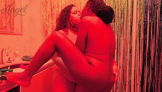 Ich Wurde Geil Auf Meine Freundin Und Habe Ihr BBW Im Badezimmer Geblasen [kamera 1]