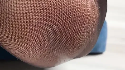 Amateur-blowjob und sperma auf nylonstrümpfen - Pantera Nika