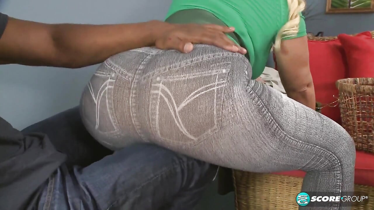 Lori Suarez Interracial MILF Booty