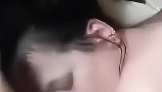 Asiatische heiße MILF bekommt ihre muschi hart von black stier gefickt