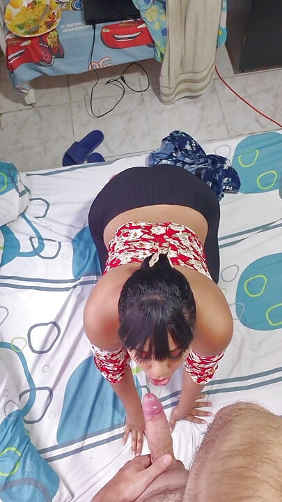 Вона прийшла до мене додому після того, як трахалася зі своїм хлопцем в готелі.