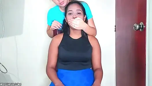 Стул с кляпаем с кляпаем