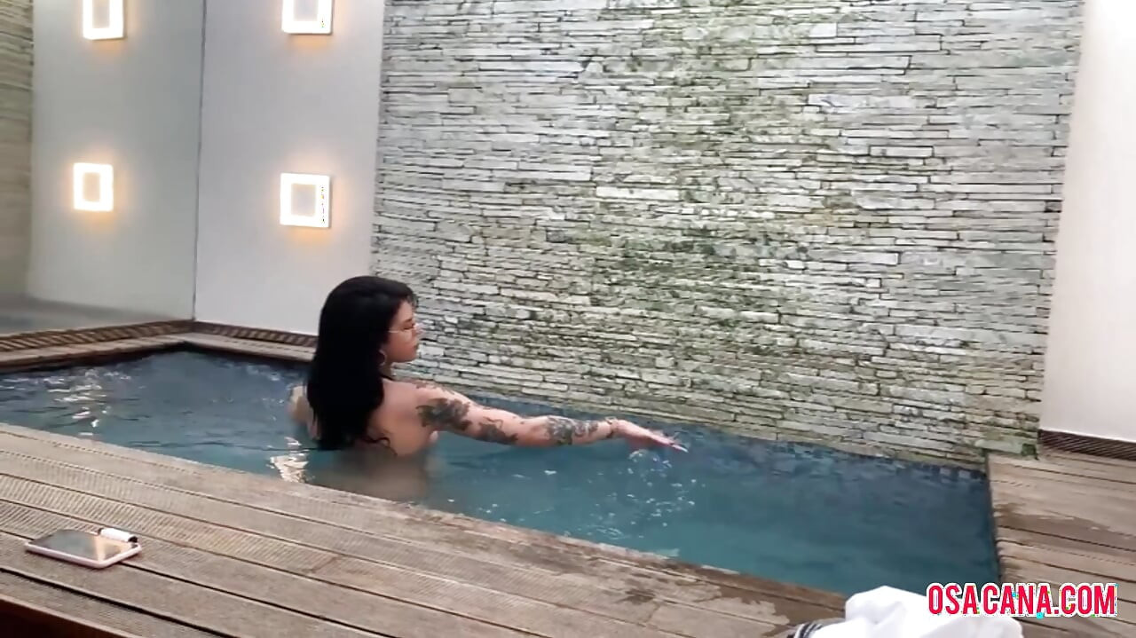 Nestašna studentica dobiva analni seks