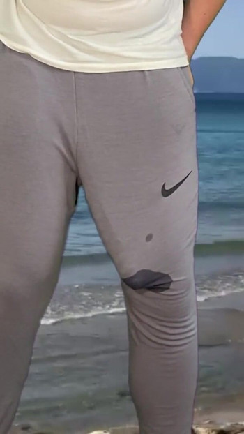 「パンツに大量チンポ射精」からの素晴らしい瞬間