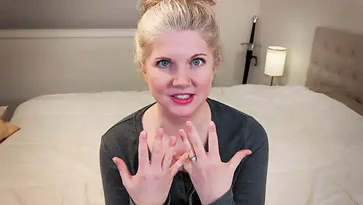 Bu güzel büyük dildoyla beni sik - küçük penis teşviki