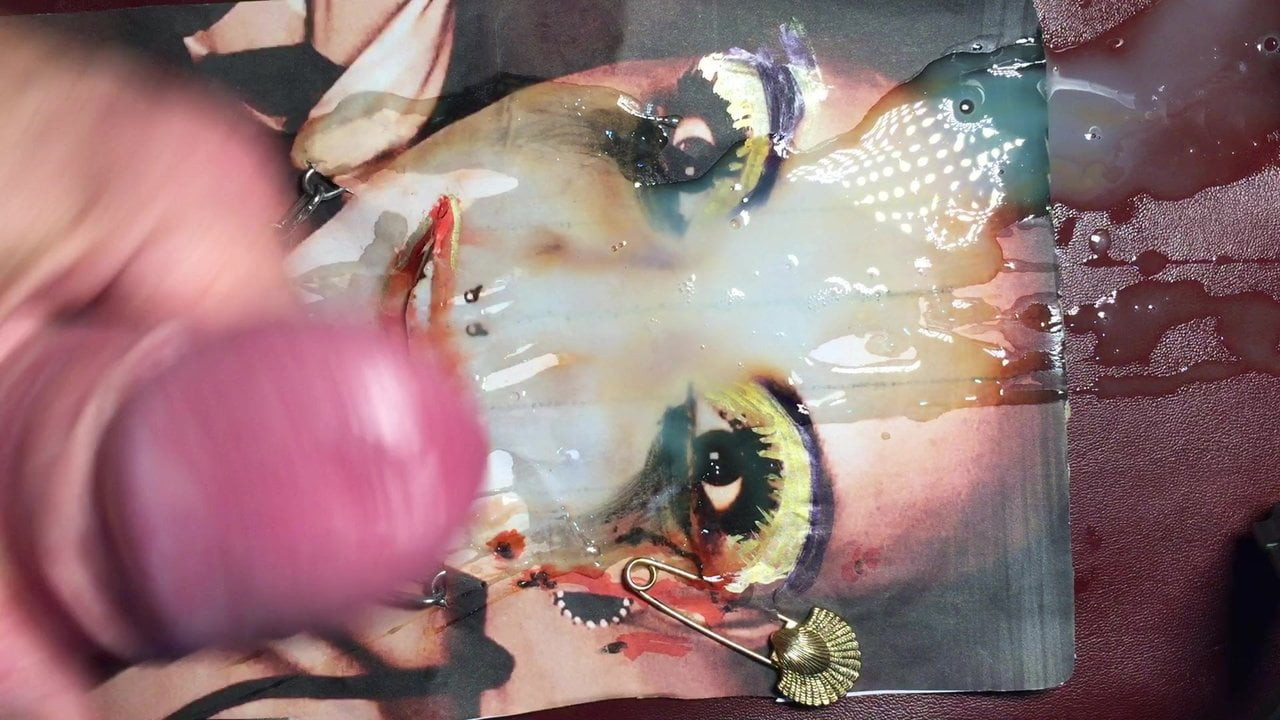 Sperma-Tribute für versaute Sassi