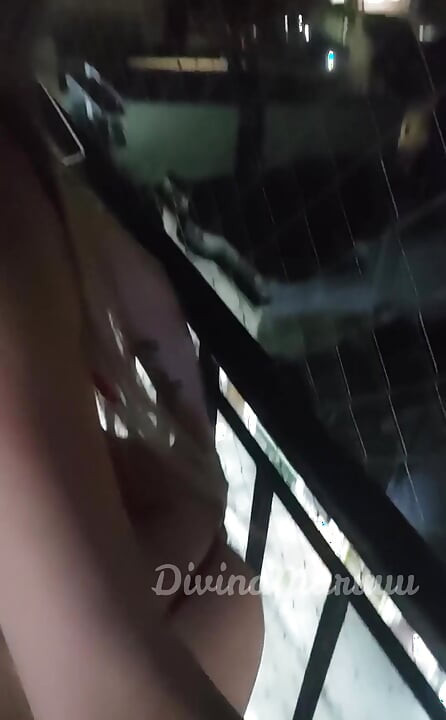 宝贝, 我刚刚在阳台上为你制作了这部视频!