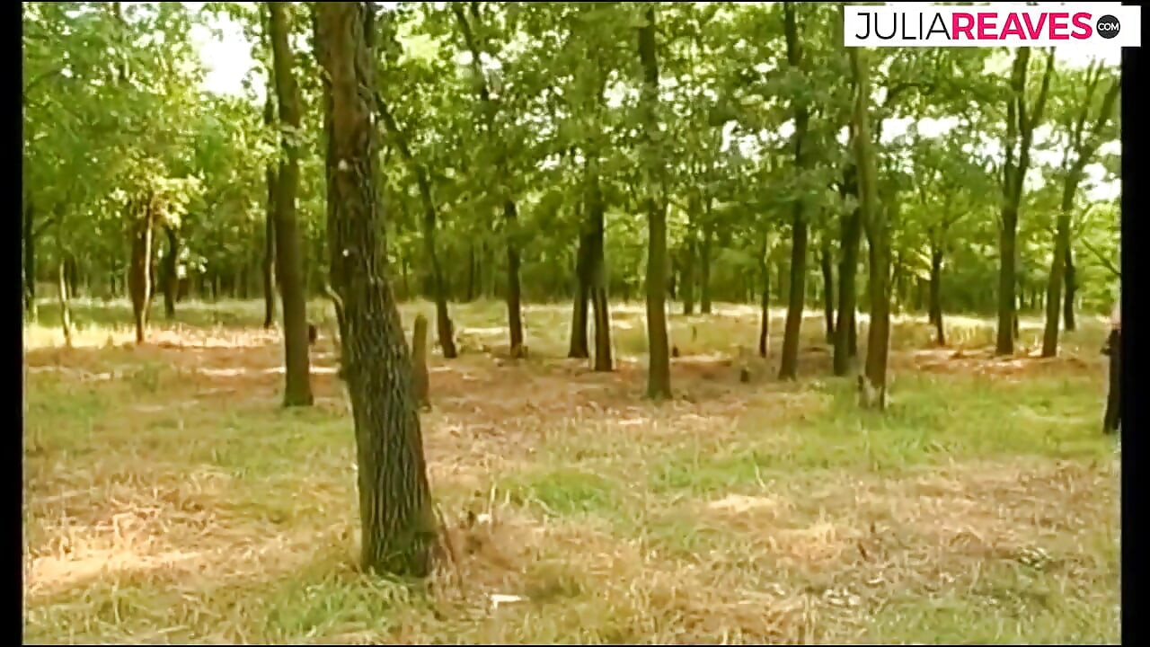 सलाद गर्ज के साथ चूत गीली की गई