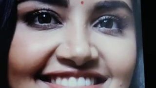 Anupama verdomd gezicht close -up sperma eerbetoon