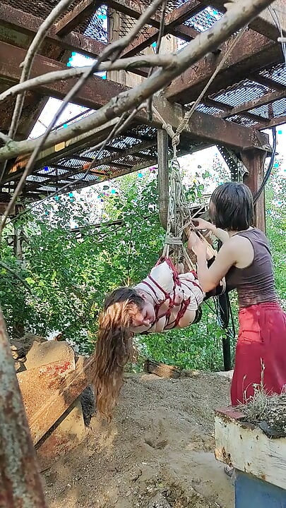 Księżniczka Shibari wychodzi na zewnątrz