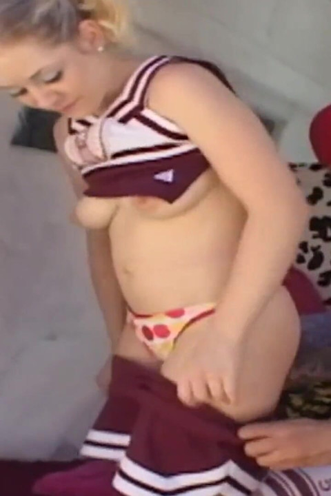Hot Ice Creams Scene - 4_busty College-blondine har det sjovt i isbilen