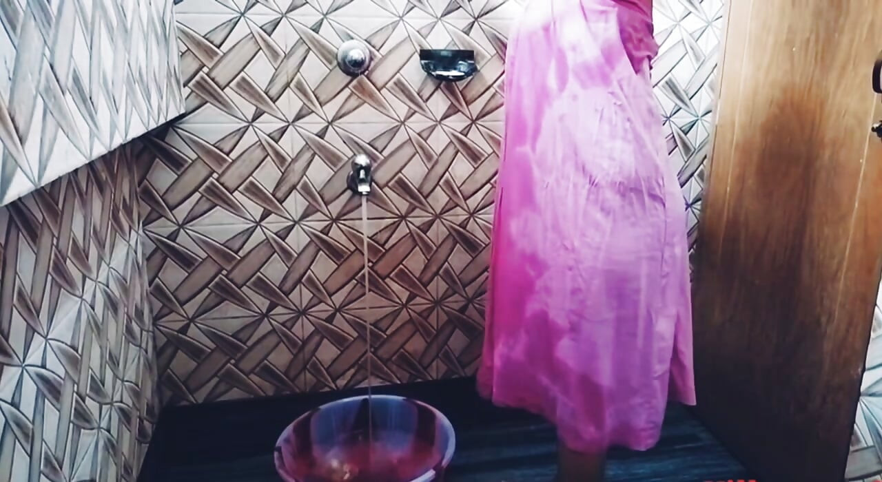 I spied on my Hot Bhabi in the shower and unexpectedly got sex