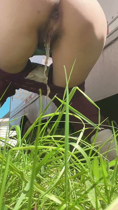 find a private spot for piss | Clip 1