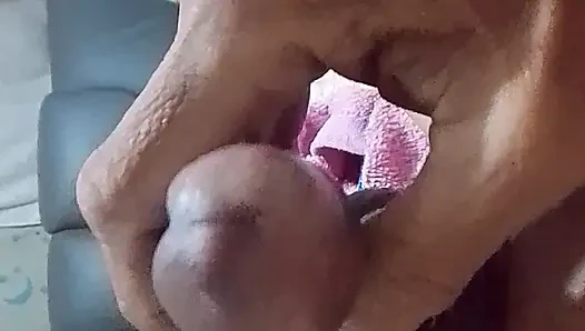 Temmuz'un birincisi video seks izlerken mastürbasyon yapıyor