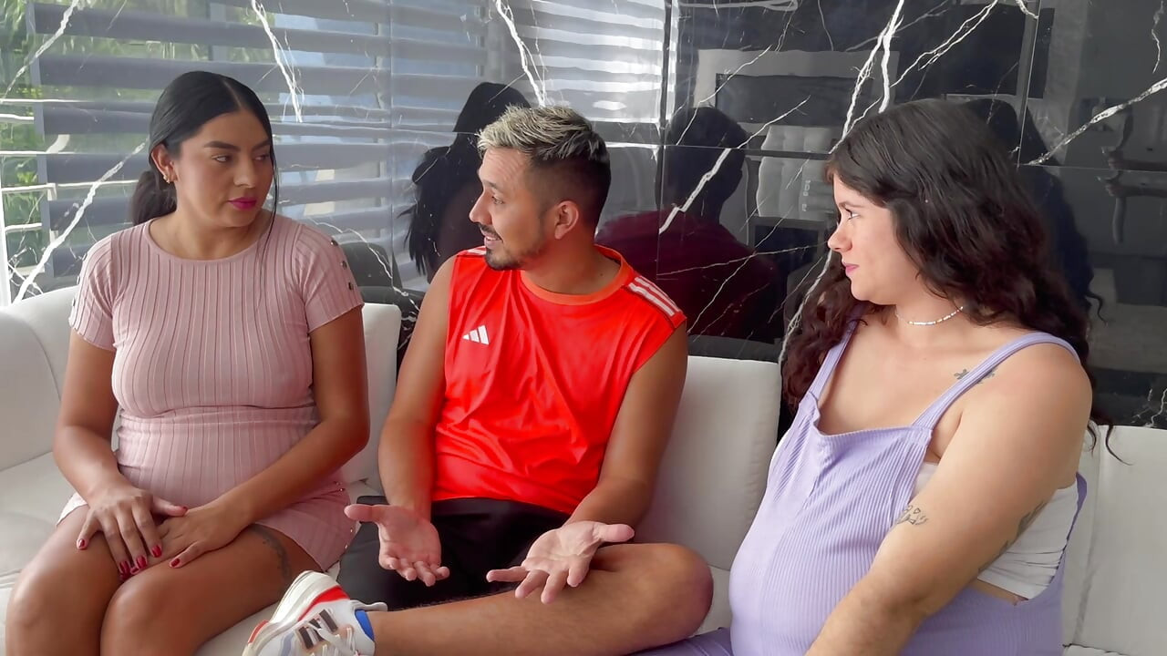 tinder date ends in a threesome with two pregnant women, their pussies were very wet and tight.