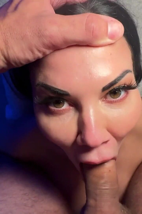 Jaebot sexpuppe zu ihren diensten