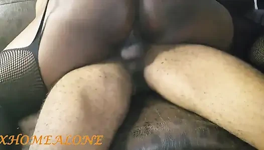 Erotik romantik çift evde tutkulu gerçek seks yapıyor - xxhomealone