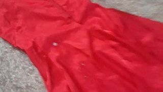 Sperma op mijn vriendin rode zeemeermin satijnen jurk volledige versie