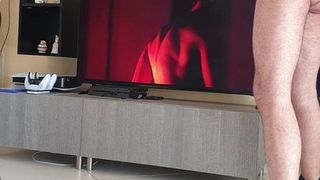 Masturbating in front of tv seeing a beautiful ass