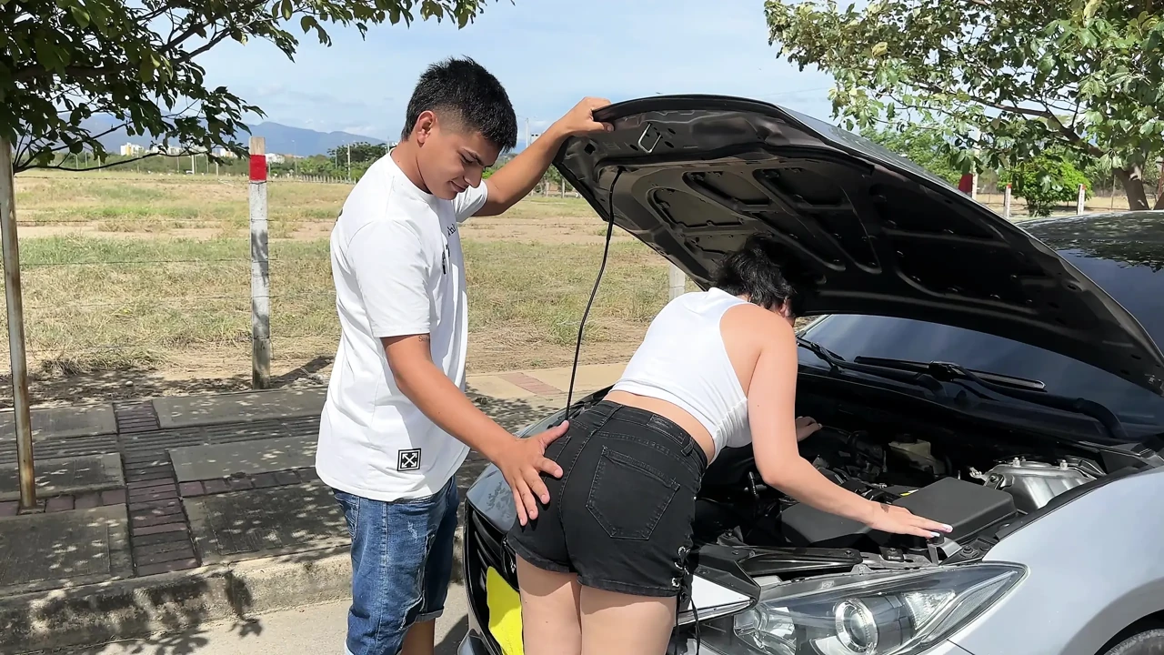 Girl with Her Car Stranded, so I Decide to Help Her in Exchange for It She Takes Me to Her Apartment and Lets Me Fuck Her