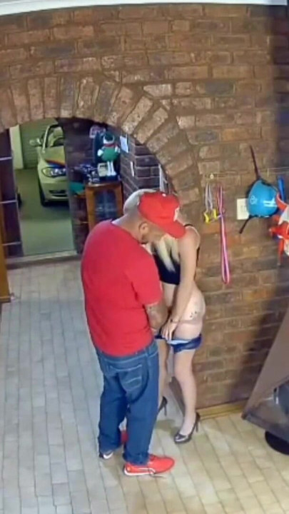 Kocamı sürtük kadınla sikişirken yakaladım | Klip 1