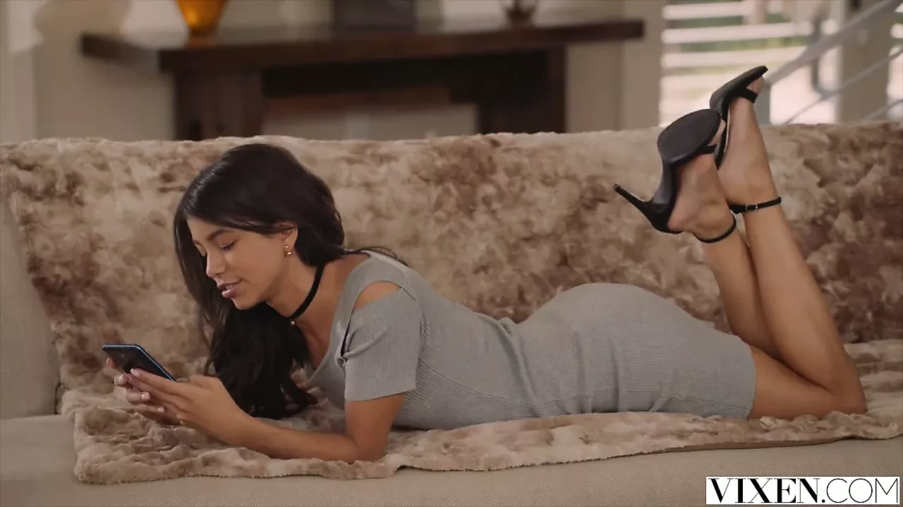 Latina Veronica Rodriguez seduzida pelo padrasto