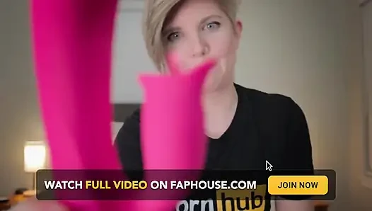 Unboxing and Review of the Unvomi Pulsating Rabbit Vibrator From Paloqueth with Housewife Ginger