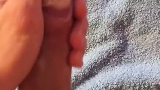 Aşırı yarım yamalak prezervatif horoz spit üzerinde çük