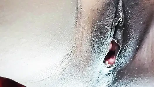 Kesenangan vagina ketat Desi Bhabhi datang