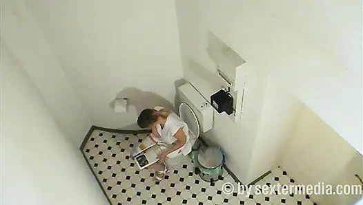 Seks telepon amatir di toilet dokter