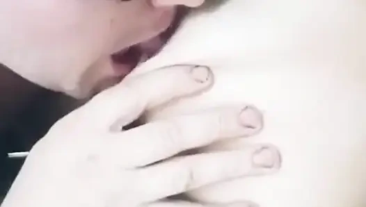 Lecke Sahne Von Den Brüsten