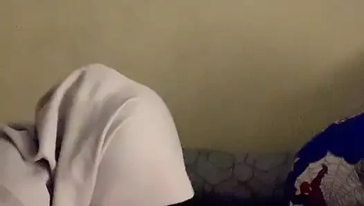 Ich ficke den schwanz meiner stiefschwester, wenn es ruhig ist