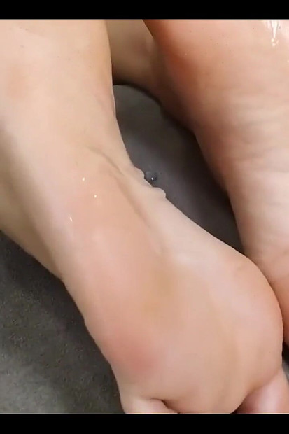 I Was Resting on the Sofa, He Didn't Oppose