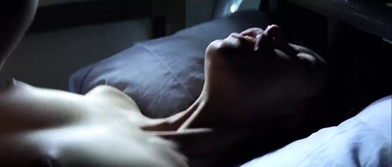 Mathilda May - ''La teta y la luna'' 02