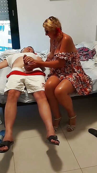 A Beautiful Slut Sucked All the Sperm Out of My Dick at the Hotel and Squeezed It Out to the Last Drop.